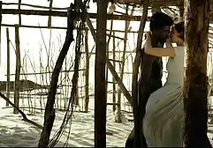 Eine heiße blonde Studentin wird fickfilme kostenlos von einem Klassenkameraden im Bett gefickt