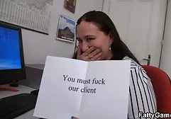 Blondine fickt sich so mit einem Dildo, geile fickfilme kostenlos der zu einem wahnsinnigen Orgasmus treibt