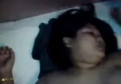 Zarte und schöne Shemale genießt Blowjob fickfilme