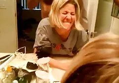 Dude füllte seinen deutsche gratis fickfilme Arsch mit Sperma, damit die Masseuse eine Massage macht