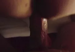 Habe den kleinen Finger ganz in das Loch des Mitglieds ihres Fickers geschoben, die Schlampe fingert ihn Schwanz bis er abspritzt fickfilme frei