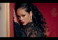 Zwei maskierte Girls lutschen einen großen Schwanz und fickfilme mutter sohn ficken in Fotzen