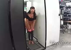 Die Brünette Alena hat die geilsten fickfilme nichts dagegen, einen Fremden zu lutschen