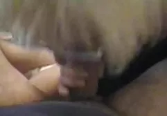 Der Typ ist bei der Arbeit so müde, dass er den Dienst einer Masseuse in kostenlose deutsche fickfilme Anspruch nimmt