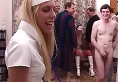 Wunderschöne Blondine fickt zwei Jungs deutsche gratis fickfilme