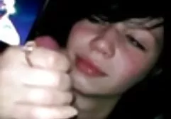 Eine hässliche Schlampe streift vor der fickfilme kostenlos Kamera