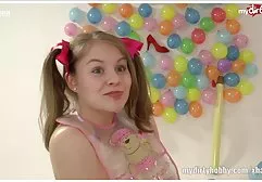 Junges Mädchen, das nachts ihre Pussy streichelt gratis fickfilme ansehen