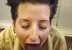 Exotische Schönheit kostenfreie fickfilme Regina saugt am Strand