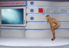 Blondies aus einem Cafe strahlten zum deutsche gratis fickfilme Ansaugen in der Toilette