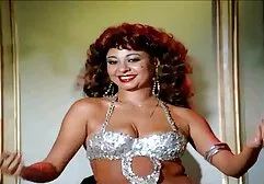 Hübsche Blondine saugt geile fickfilme gratis eifrig