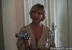 Sexy Krankenschwester bekommt gratis deutsche fickfilme Arsch gefickt