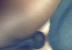 Latina guckt Pornos und fickt seinen Schwanz fickfilme in hd