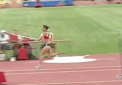 Die vollbusige Brünette brachte das Auto zur Reparatur in die Garage und free fickfilme fiel in die Hände der Perversen, die sie fesselten, dicke Vibratoren aus den staubigen Schränken holten und begannen, dieses saftige Mädchen in alle Löcher zu ficken