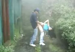 Er nahm eine Hündin in die fickfilme frei Bar und fickte sie dort