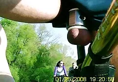 Babe streichelt ihre Muschi durch Höschen fickfilme frei