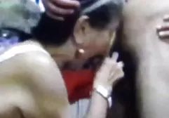 Ein bekiffter Niger schmierte Schokolade mit seiner Freundin und fickfilme gratis begann sie auf dem Bett zu streicheln. Wenn Sie nicht wüssten, dass sie Schokoladenpaste hatte, würden Sie denken, dass sie so befleckt war, dass sie Mist war