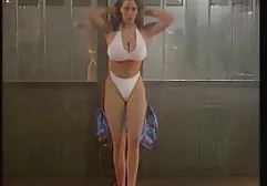 Sara Stone setzte sich auf den Schwanz und reitet darauf geile fickfilme gratis